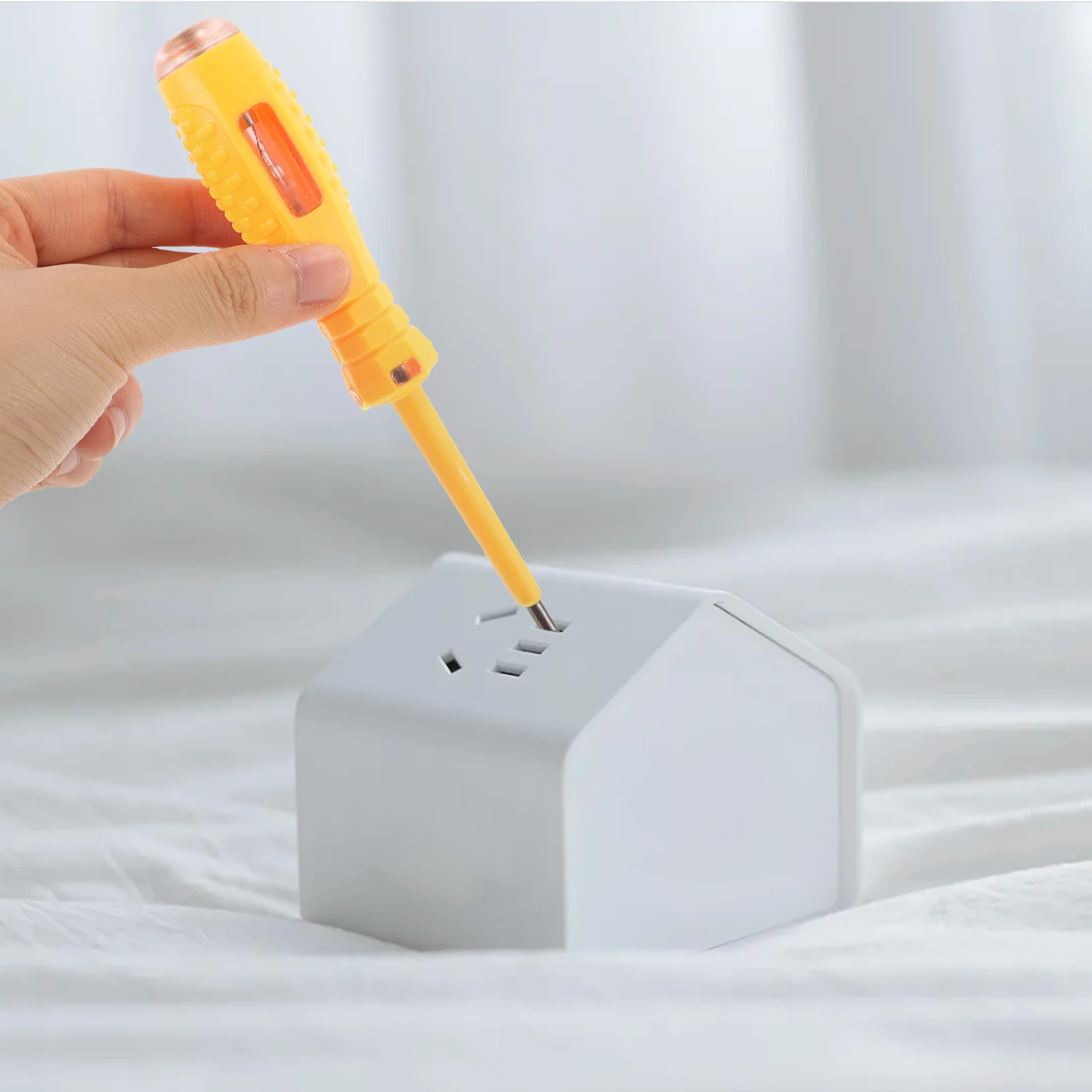 

3pcs Voltage Tester Screwdriver Kit Portable Electric Tool Circuit Tester Electrical Voltage Magnetic Flathead For Wire