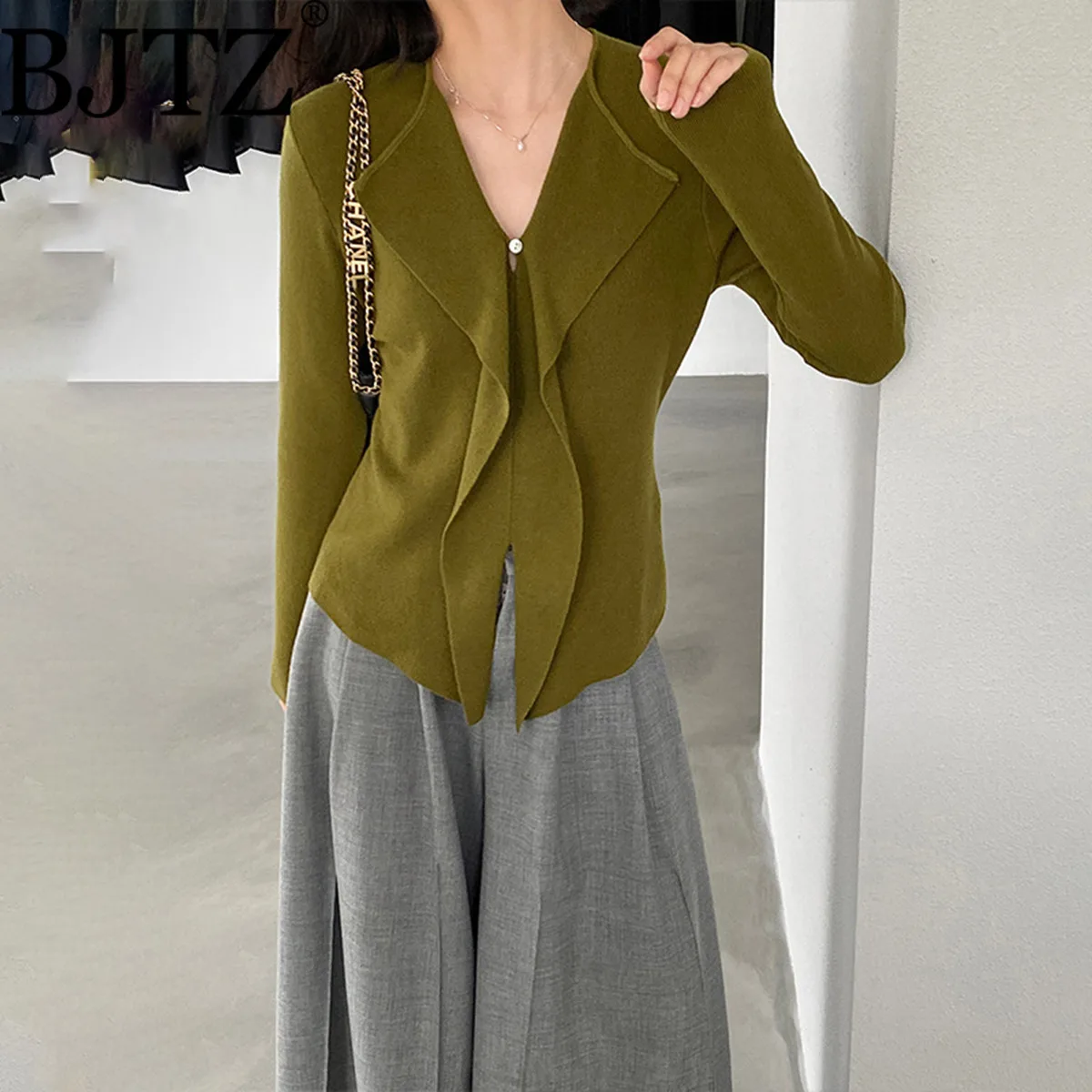 

BJTZ Повседневный однотонный стильный шерстяной вязаный свитер с v-образным вырезом и длинными рукавами, осень 2023, новый тонкий свитер облегающего кроя