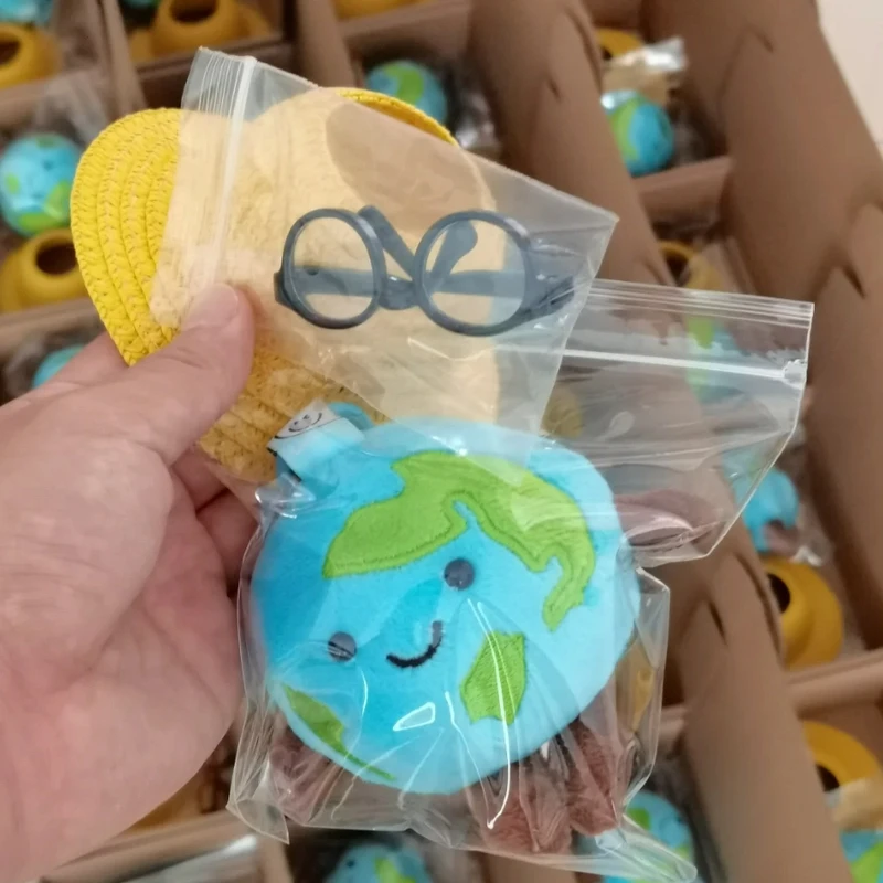 Mignon 10 cm petite terre en peluche poupée à la mode en peluche sac pendentif décoration porte-clés voiture pendentif enfants Festival Surprise cadeaux