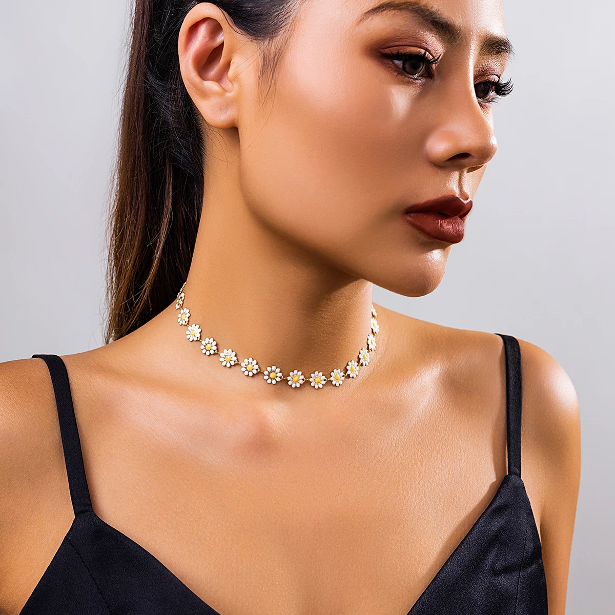 Kpop Flower Daisy Clavicle Chain Necklace for Women Wed Summer Sweet Short Choker Fashion Statement Jewelry Gift Y2K Accessories image 3
