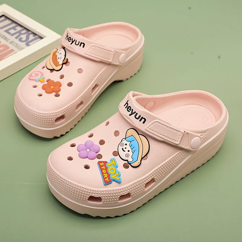 Fashion Charms Girl\'s Clogs Shoes Outdoor Women Slippers Thick Sole High Quality Summer Sandals For Girls Cartoon Cute Slipper