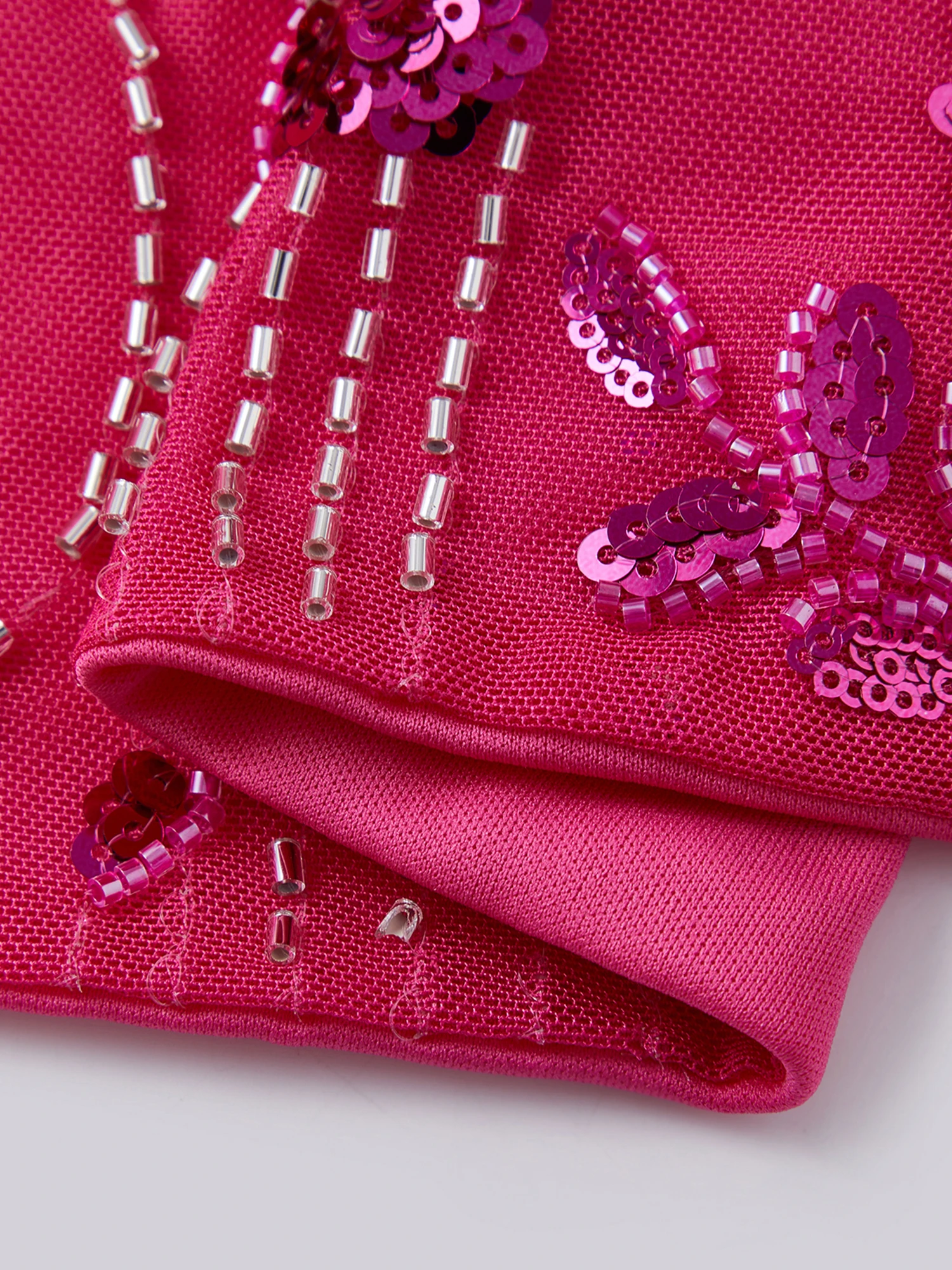 المرأة الصيف بلا أكمام الترتر المطرزة التعادل الخلفي بروتيل مع السباغيتي الأشرطة وتصميم عارية الذراعين عادية تانك تي شيرت كامل