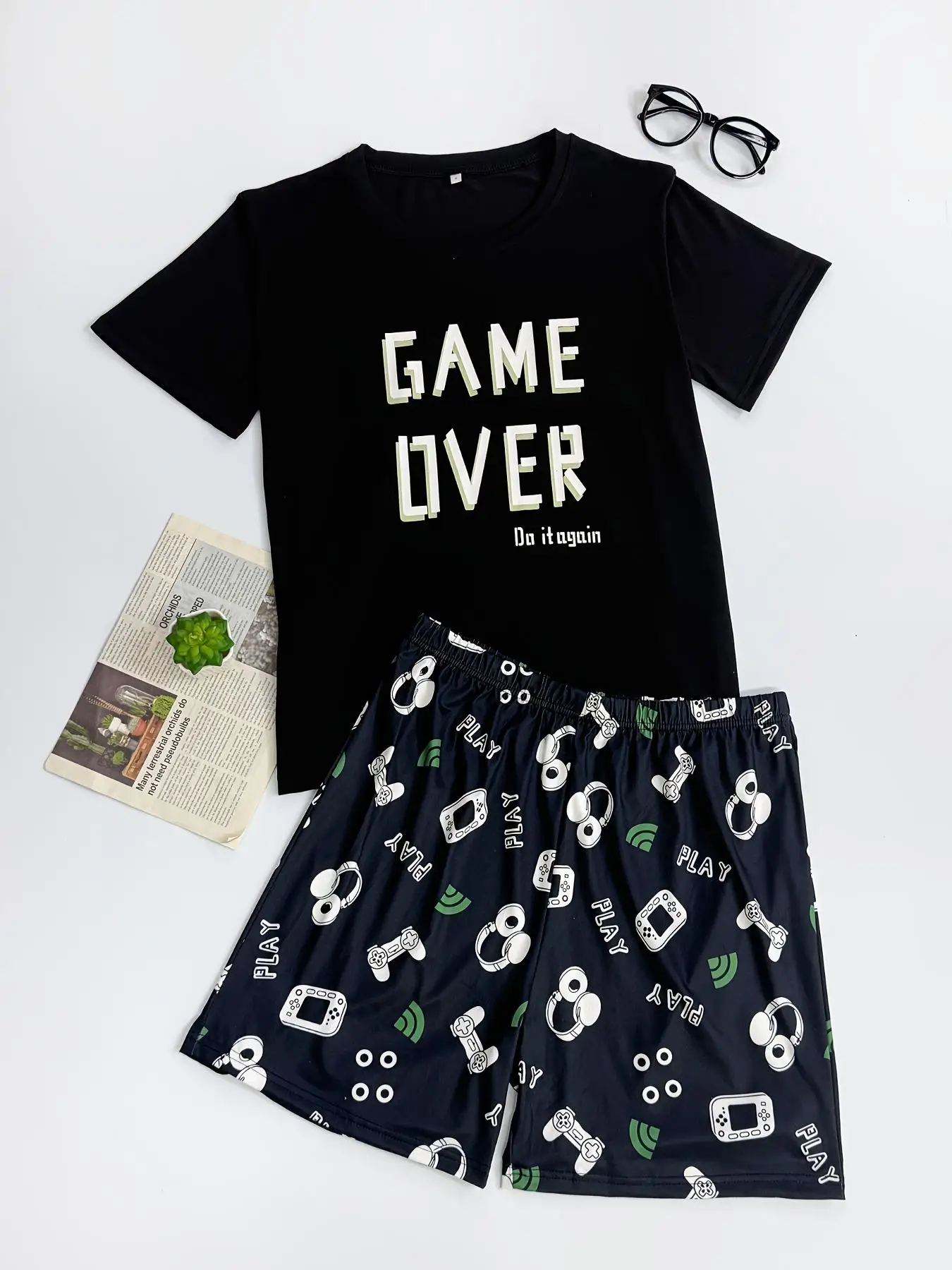 

Мужской повседневный пижамный комплект с принтом «GAME OVER» — черная футболка с круглым вырезом и шорты с дизайном игрового контроллера, летняя одежда для сна