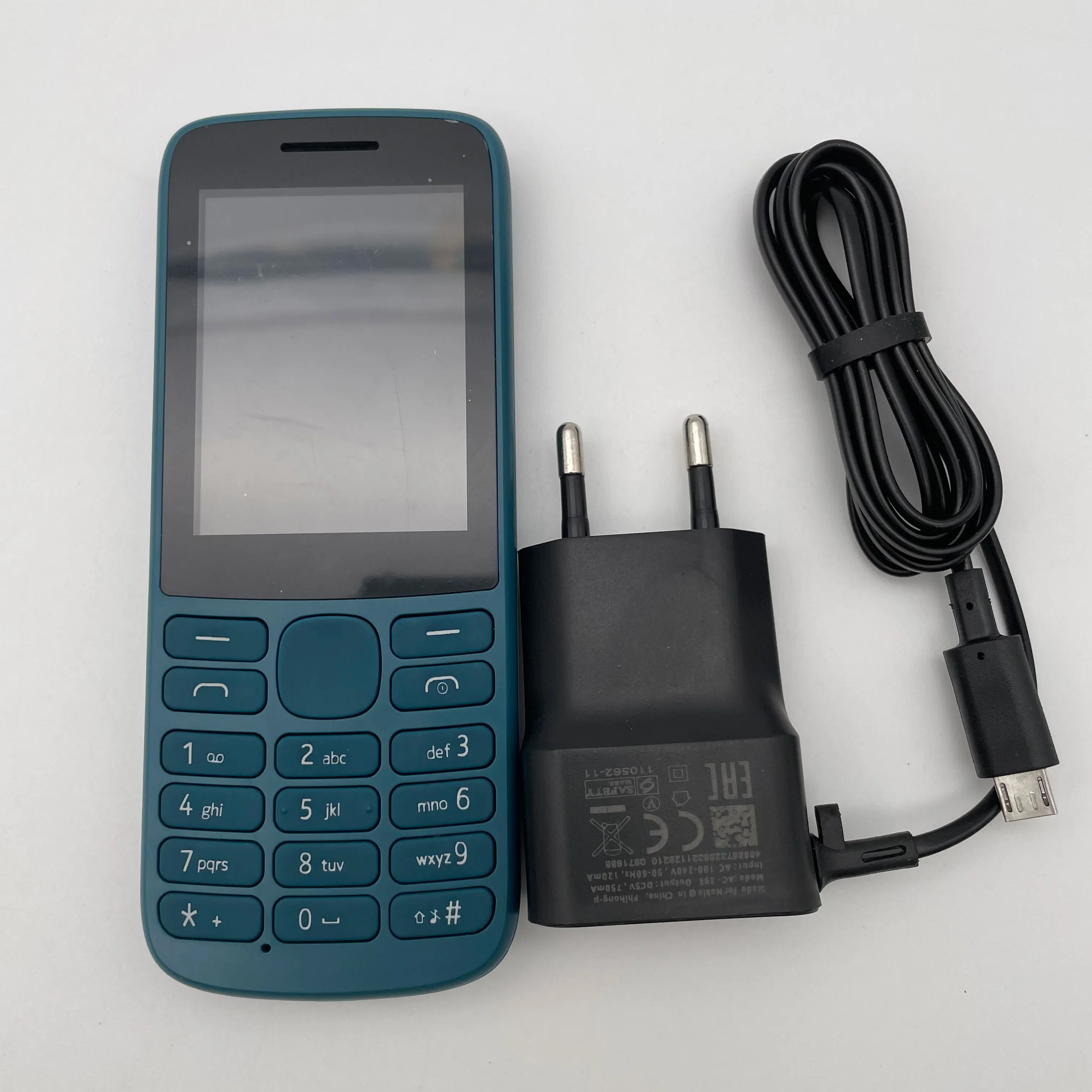 هاتف محمول أصلي غير مقفول 215 4G بشريحتين 2020 GSM 900/1800 مزود بتقنية البلوتوث ولوحة مفاتيح عبرية عربية روسية مصنوعة في فنلندا