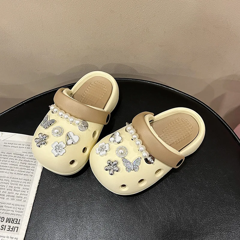 New Children's Slippers for Girls 2024 Summer Pearl Chain Fashion Soft Bottom Hole Shoes Parent Child Beach Sandal Slippers