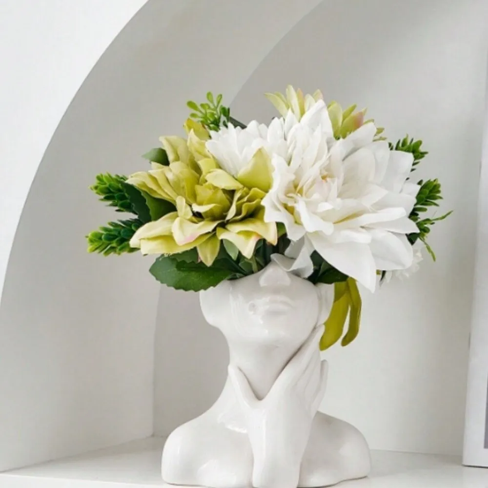 Vase Creative Pencil Holder Large Capacity Human Statue Makeup Brush Holder Organizer Nordic Style Storage Rack Home Decoration