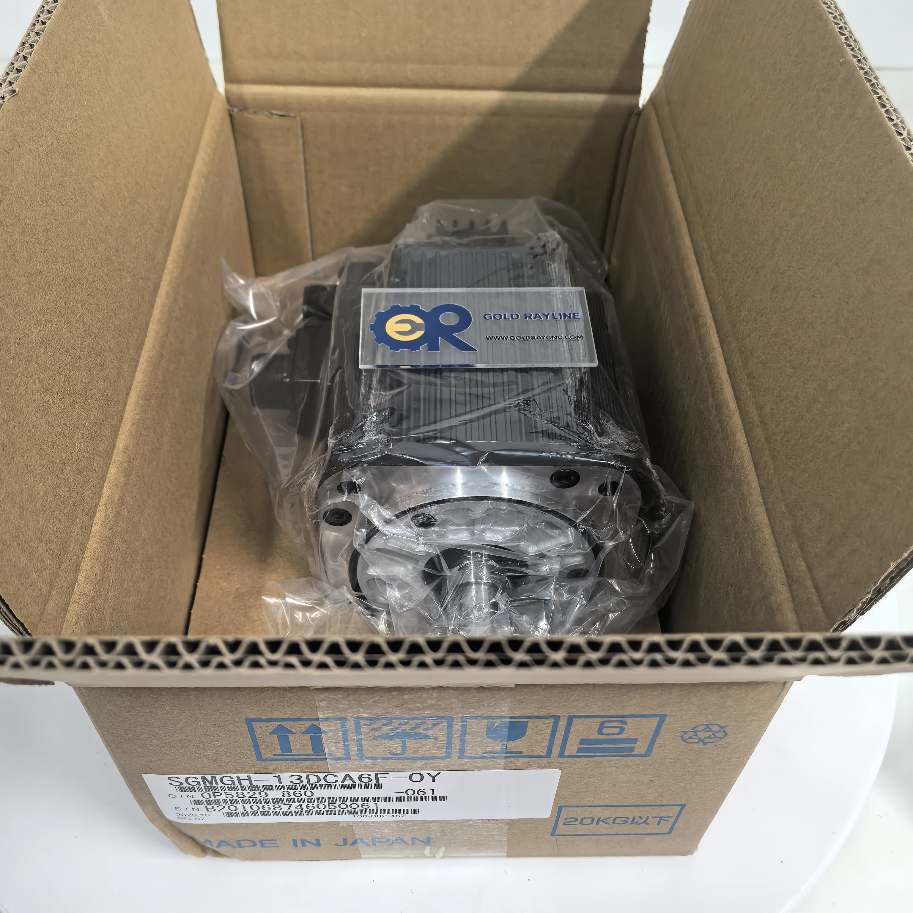 Servo motor Yaskawa SGMGH-13DCA6F-OY novo em estoque envio rápido