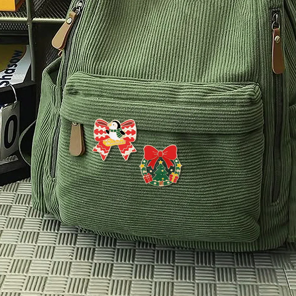 Christmas brooch alloy badge cartoon cute Santa Claus holiday collar backpack decoration drip oil batch