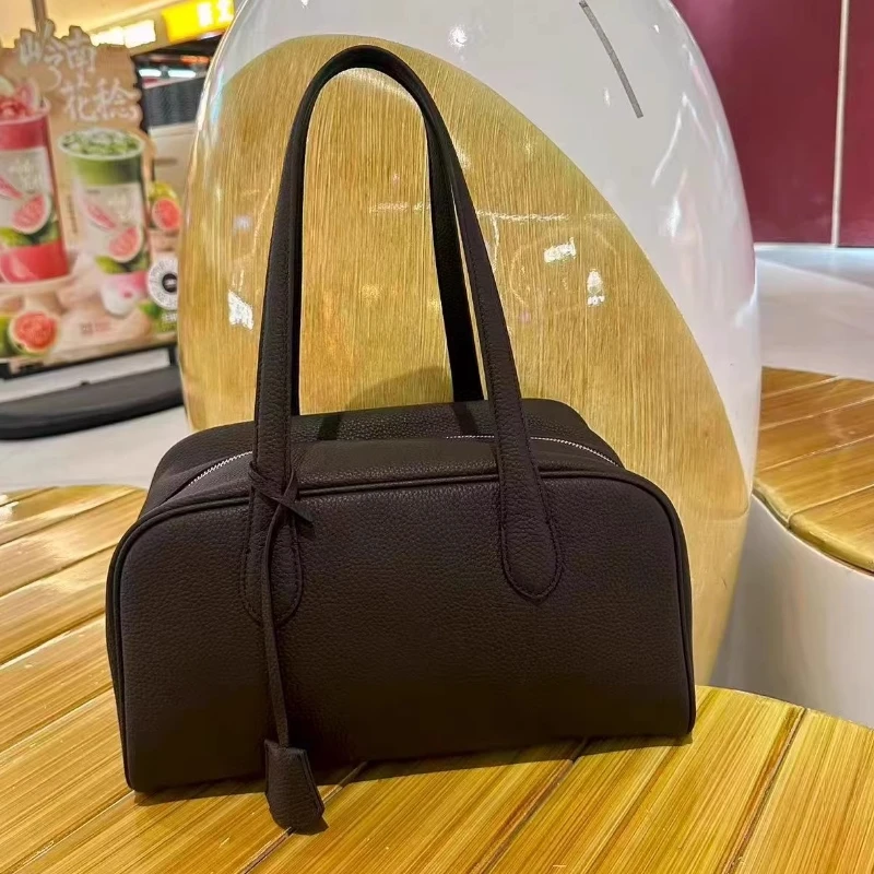 

High-quality Cowhide Shoulder Bag Simple/fashionable Genuine Leather Women's Commuter Versatile Shoulder Pillow Bowling Bag