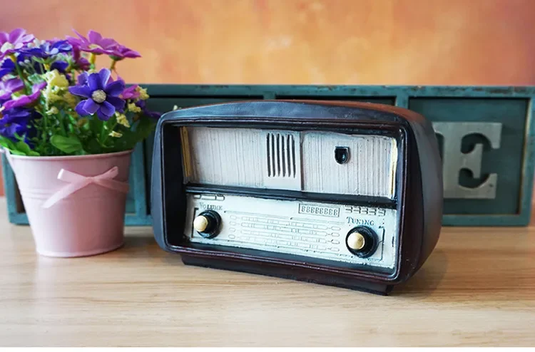 Antique Imitation Resin Bar Nostalgic Radio Model Accessories Home Decor Ornaments Retro Vintage Craft Gift