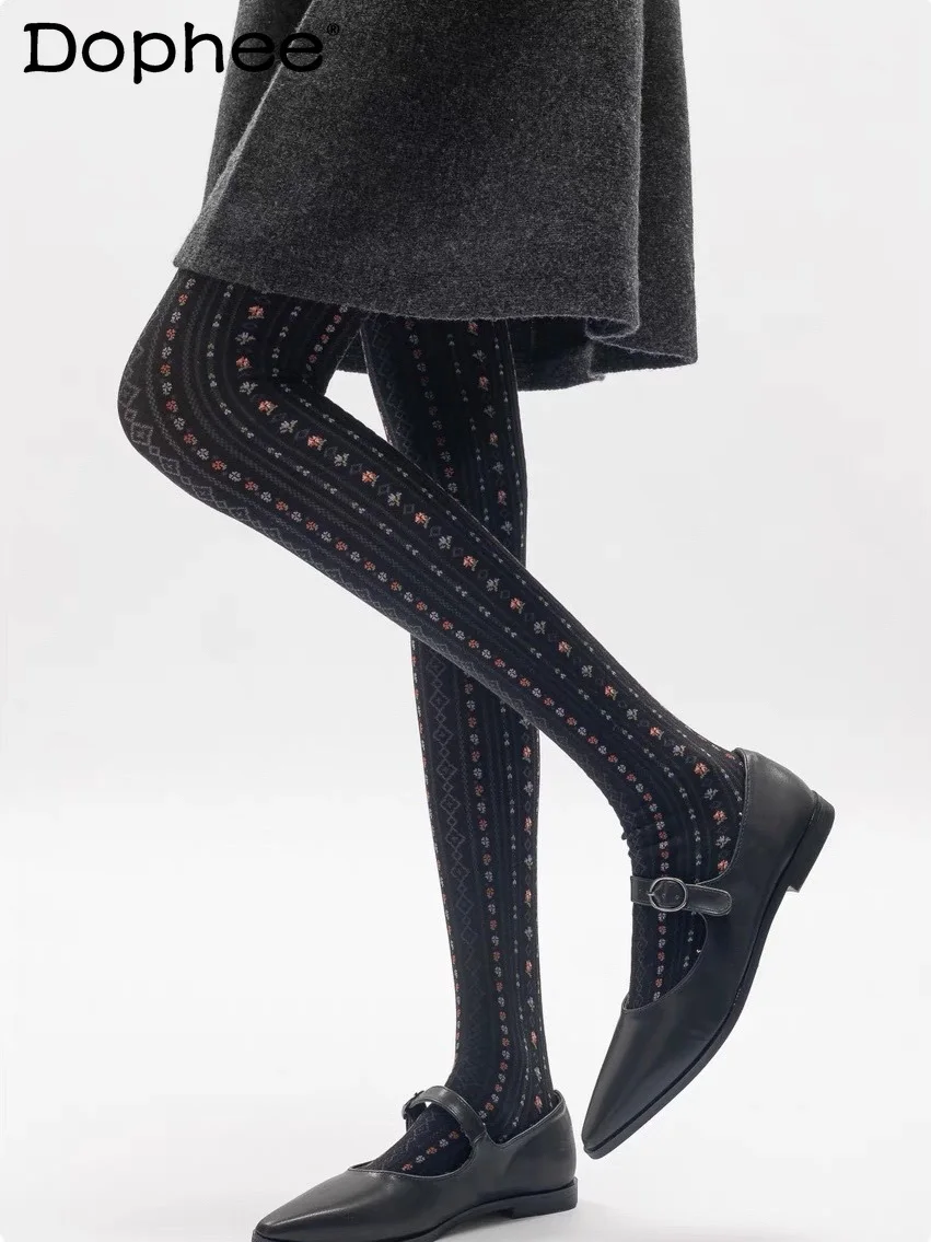 

Оригинальные маленькие жаккардовые колготки в японском стиле с цветочным сердечком в вертикальную полоску, весенне-осенние милые утягивающие колготки для женщин