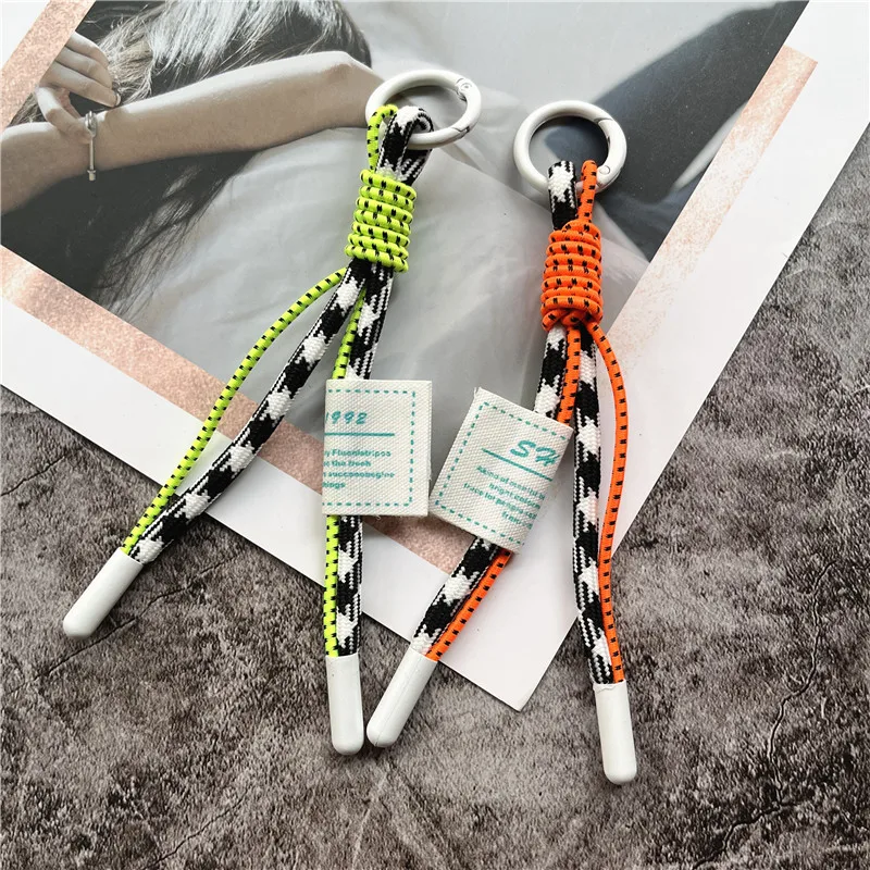 Key Chain Metal Keychain for Car Keys Contrasting Colors Key-chain Couple Keychain for Bags Small Gift Key Tags Decoration