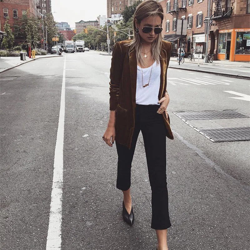 

High Waist Slim Fit Elastic Micro Flared Classic Nine Points Jeans Cotton Stretch Denim Pants for Young Women 25-29 Years Old