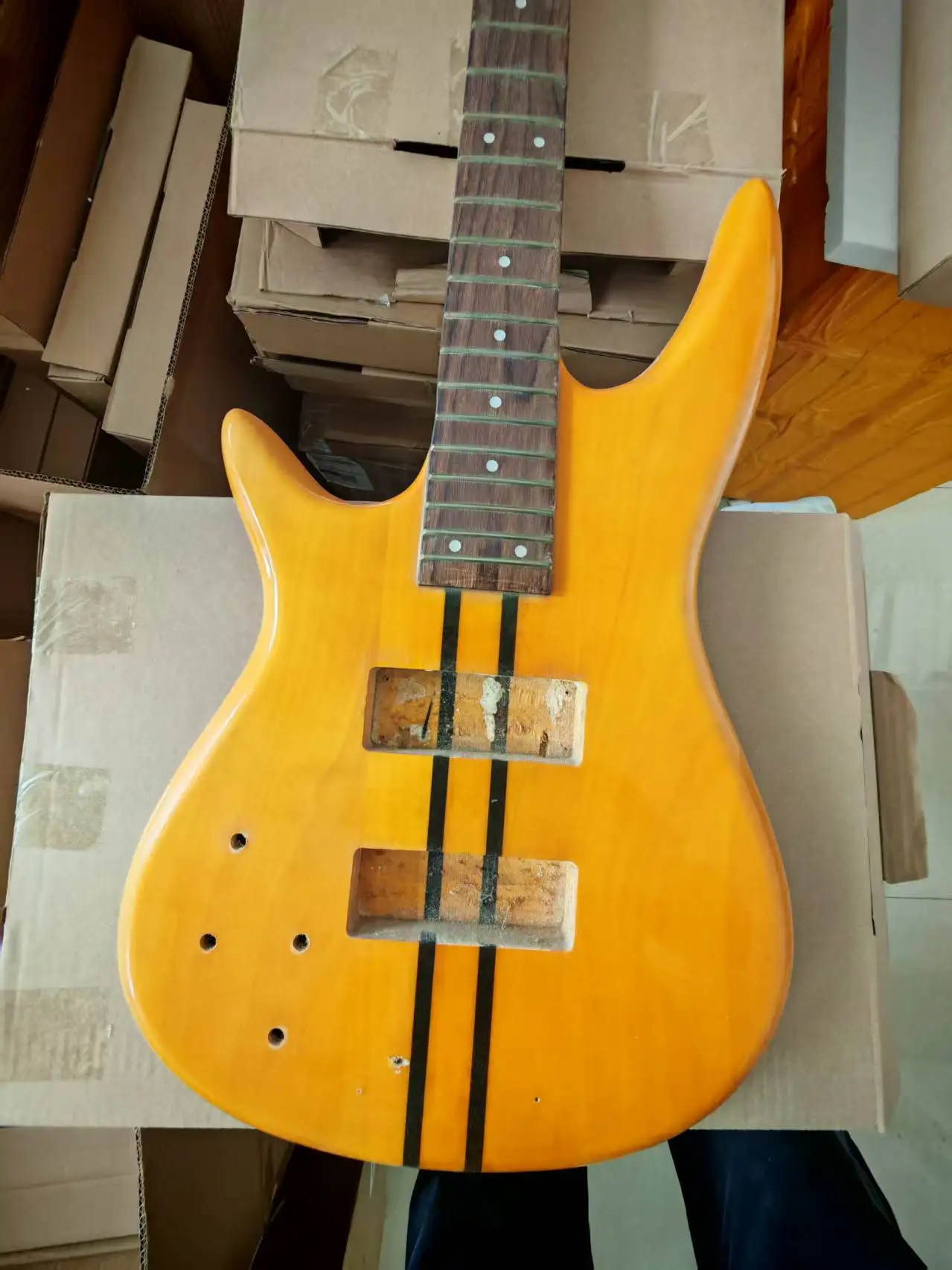Stock Defective Customized 4 Strings Only Yellow Gloss Finished Electric Bass Guitar Body and Neck Unfinished Rosewood Fretboard