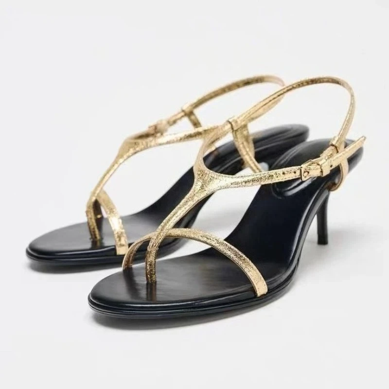 

Летние пикантные золотые босоножки на высоком каблуке с узким ремешком, женские модные брендовые дизайнерские шлепанцы с застежкой на носок и пряжкой, элегантные женские сандалии