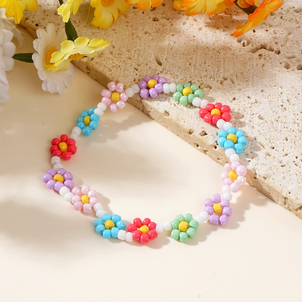 1PC Dainty Bead Bracelet Small and Cute Daisy Flower Stacked Charming Bracelet for Bohemian Fashion Gifts for Women and Girls