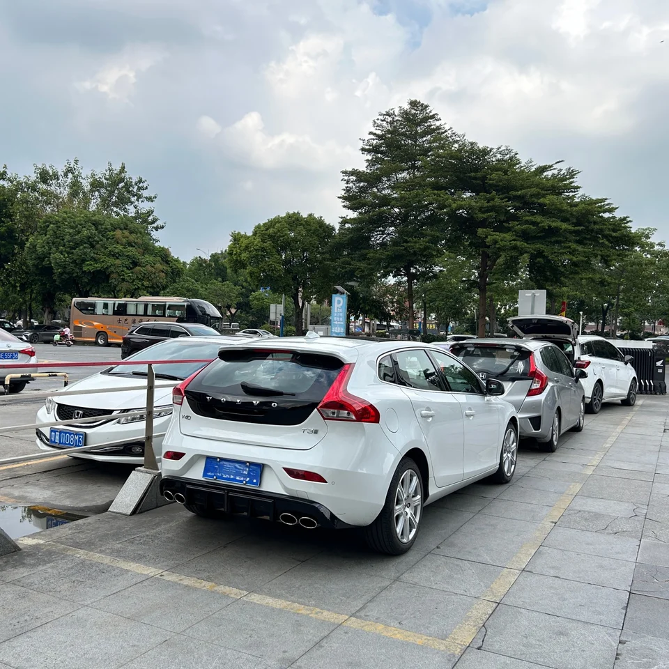 Protecteur Pare-Chocs Arrière Volvo V40 - Autocollant Fibre De Carbone 4 Pièces
