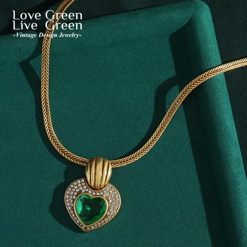 

Vintage Emeralds Heart Crystal Green Necklace Pendant Romantic Boho Gold-Color Rhinestones Snake Bone Chain Women Bridal Jewelry