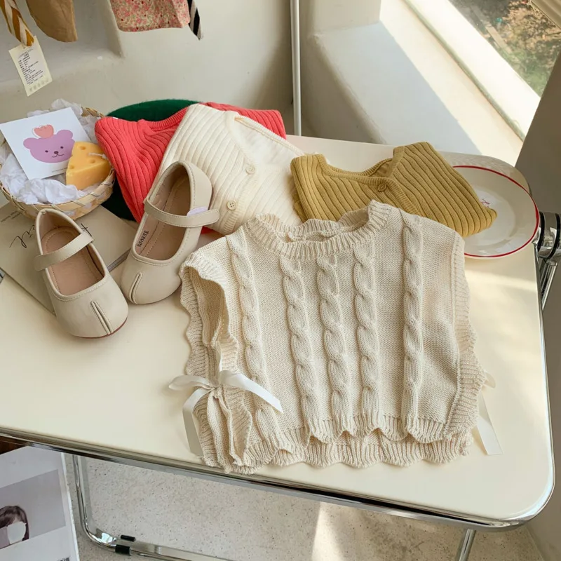 2025 Jesień Zima Bawełniana Kamizelka Dziecięca Chłopięca Dziewczęca Sweter Bez Rękawów z Koronką Top na Ramiączkach Strój dla Malucha 3-10 Lat