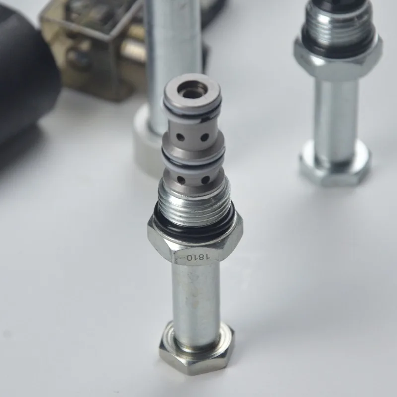 Hydraulic Cartridge Solenoid Valve SV08-31 Two-position Three-way Reversing Valve DHF08-231 SV2-08-3