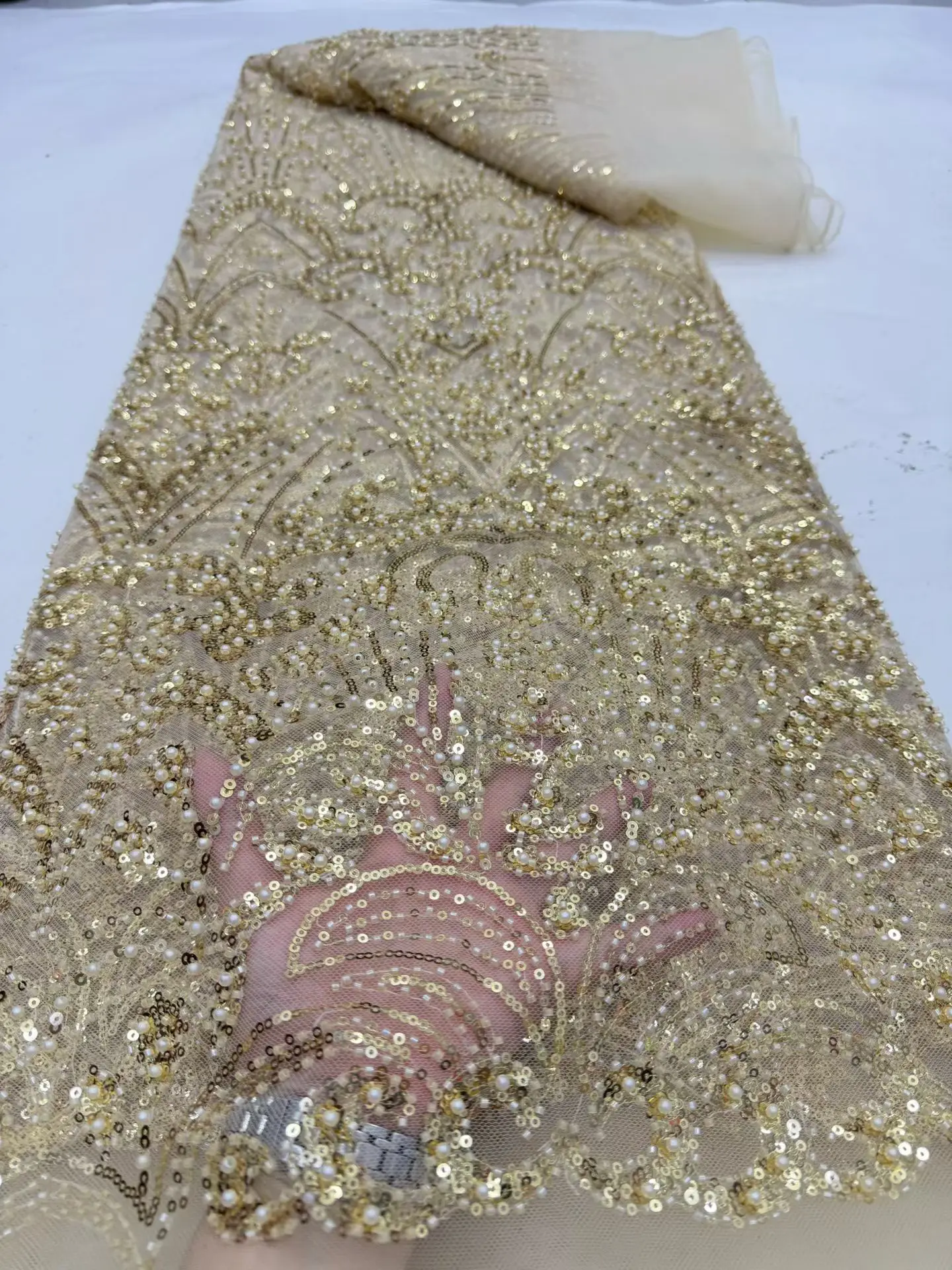 

Африканское нигерийское кружевное полотно из тюля с высококачественной вышивкой пайетками, бисером и стразами для пошива платьев на выпускной, 5 ярдов, DP0506