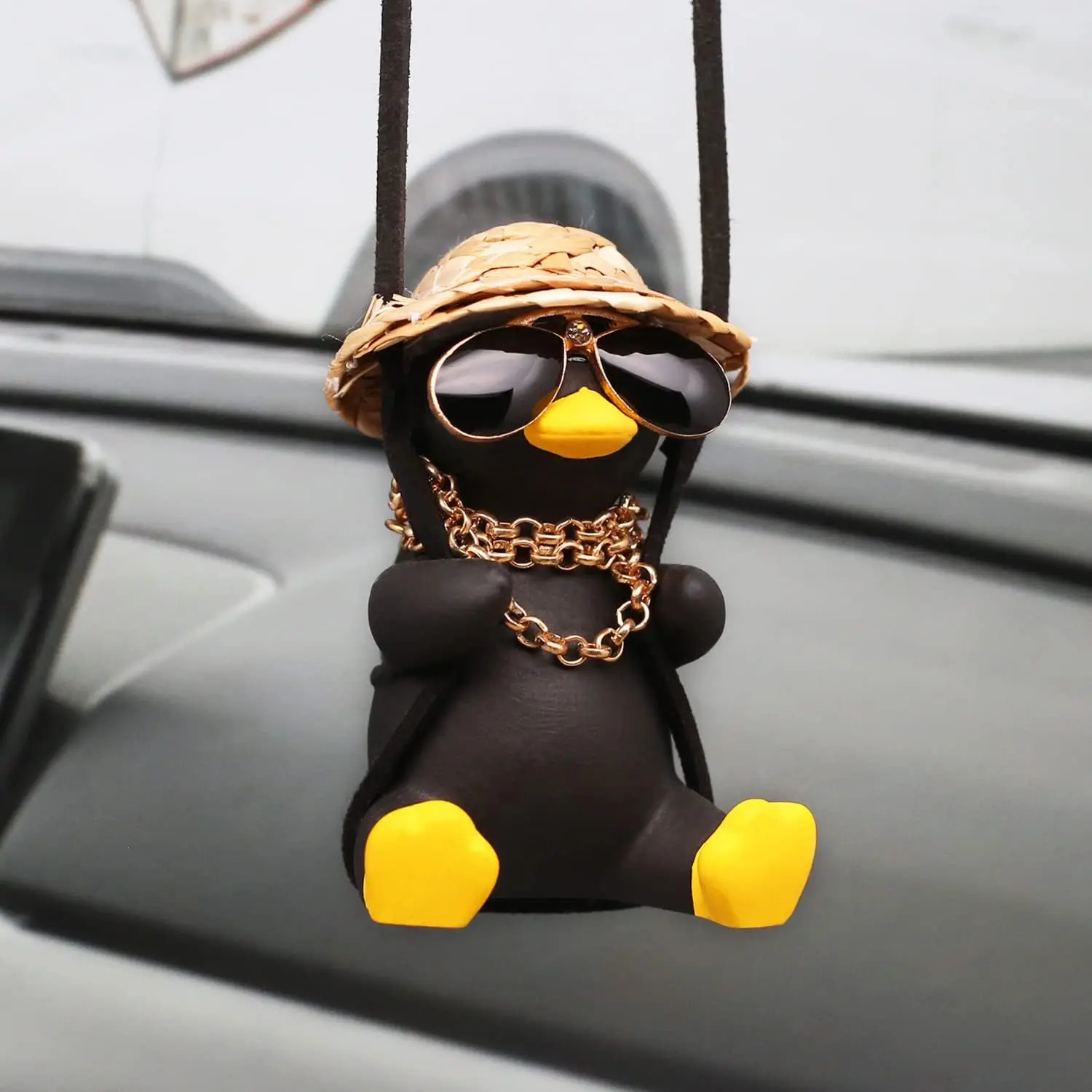 1Pc Swing Duck Car Hanger: Especially suitable for car owners who love cute styles and pay attention to in-car details.
