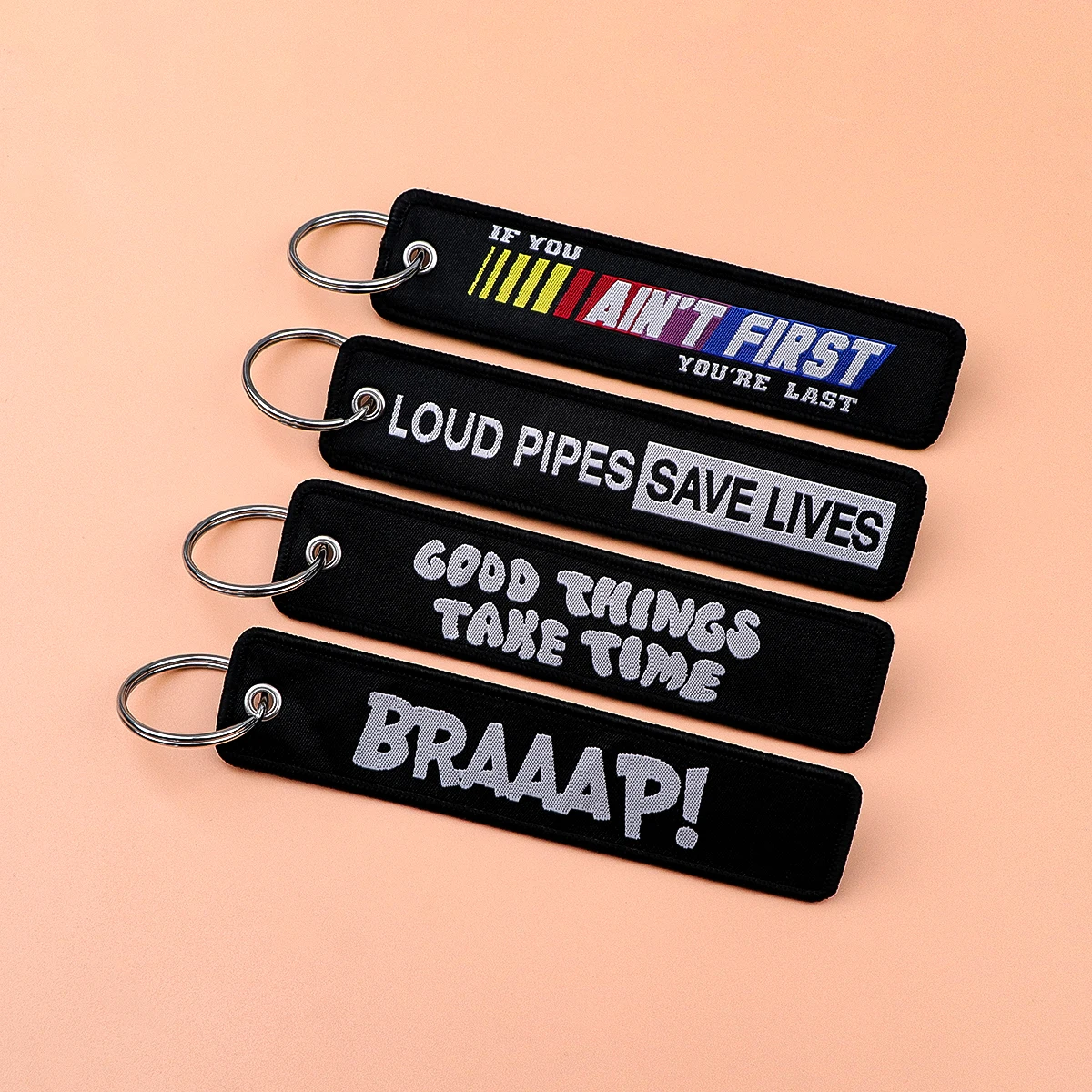 ADHD المفاتيح للسيارات على ظهره أصحاب المفاتيح ركوب ذلك مثلك مضحك يقتبس التطريز Keyrings مفتاح العلامة جت العلامة اكسسوارات الهدايا