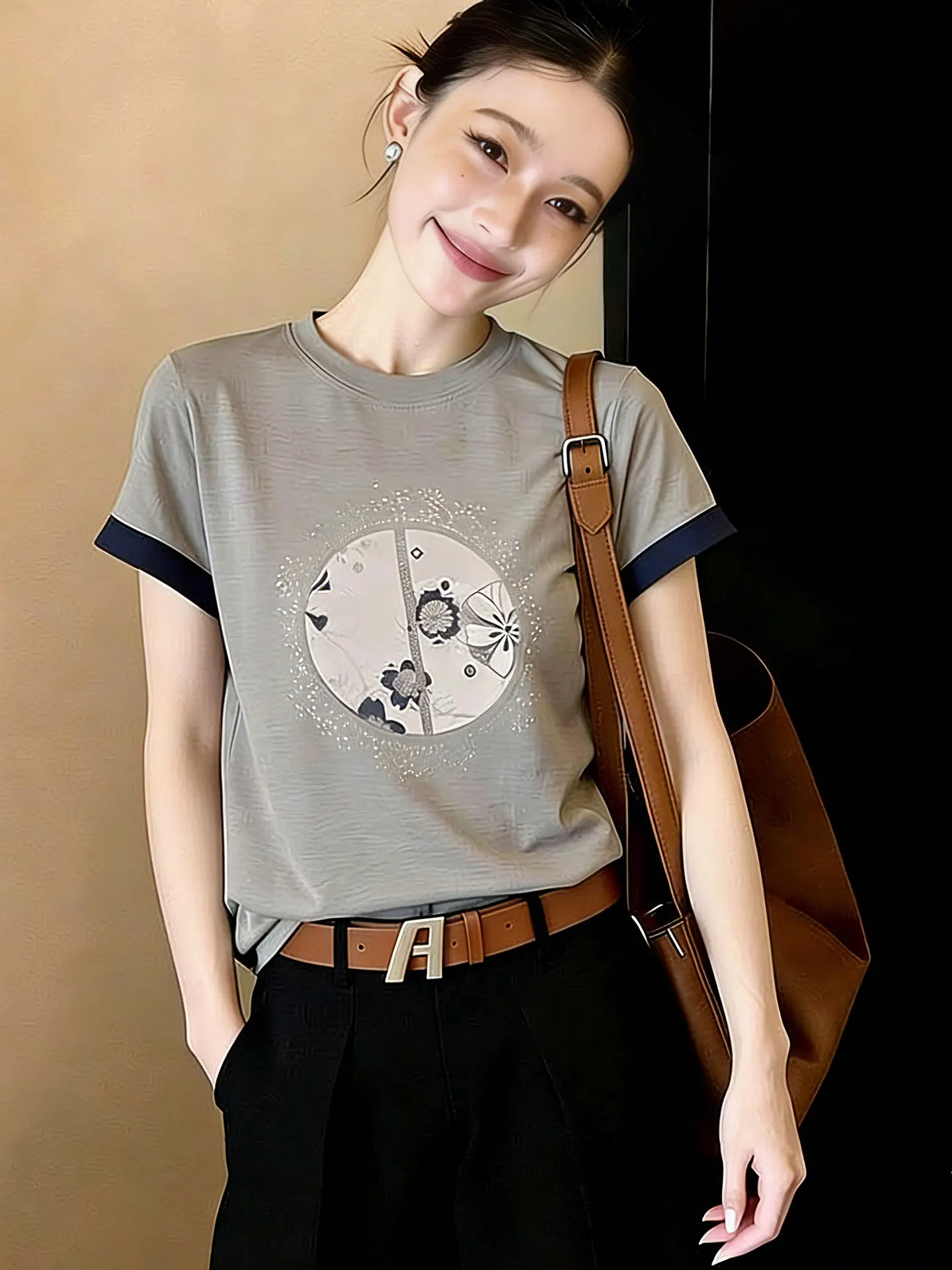 

Ele round Ne ort Sve T-irt Glitter Design Spring Summer Faionable Top Women's Korean Sle Straight Cut Silk S...