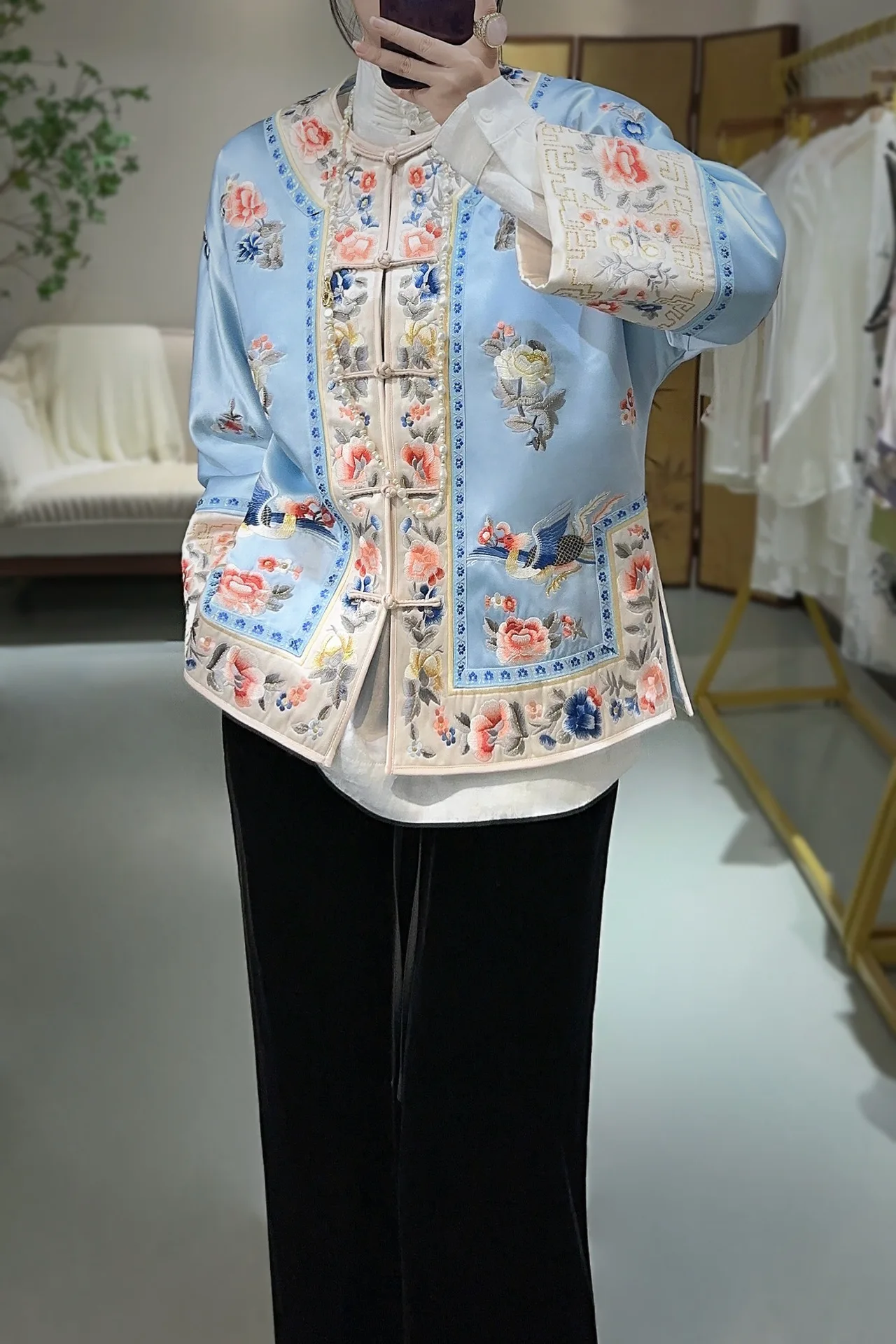 High-end Winter Women Warm Jacket Retro Manchu Embroidery Elegant Lady Luxurious Loose Acetate Coat Female S-XXL