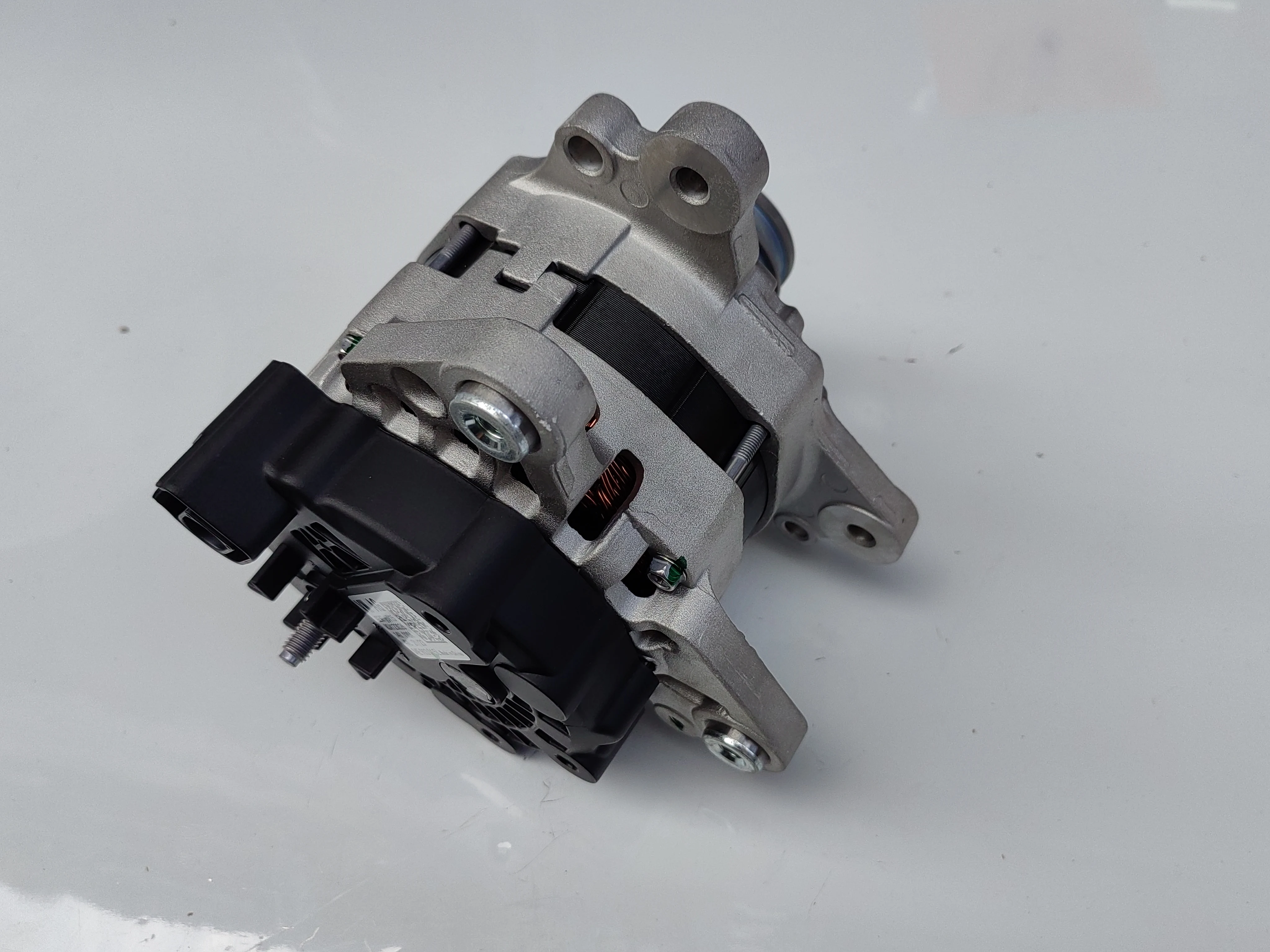 

Уникальный генератор Volkswagen Jetta Jetta, высококачественный генератор OEM 04E 903 015 л