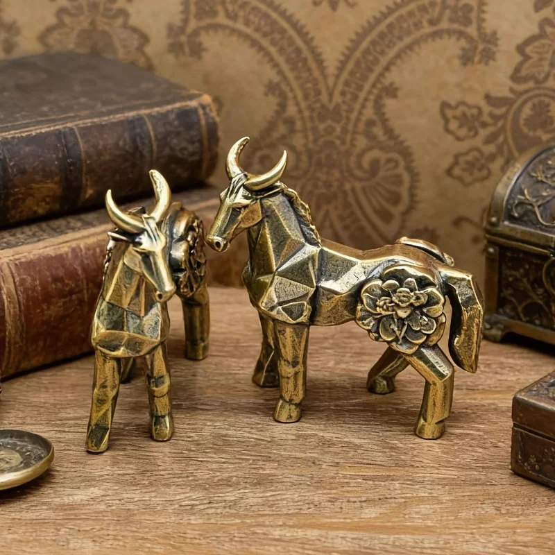 2pcs Retro Brass Three-dimensional Sectional Cow Horn Horses Ornament Creative Geometric Metal Crafts Desktop Bonsai Decor Gifts