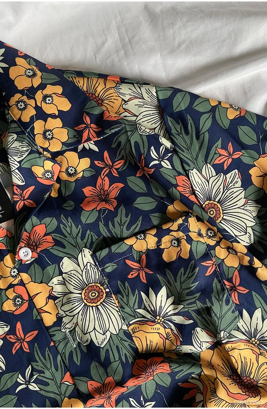 Camisa floral de manga corta con cuello cubano floral de planta de dibujo de línea para hombres y mujeres camisa retro japonesa tailandesa hawaiana de moda