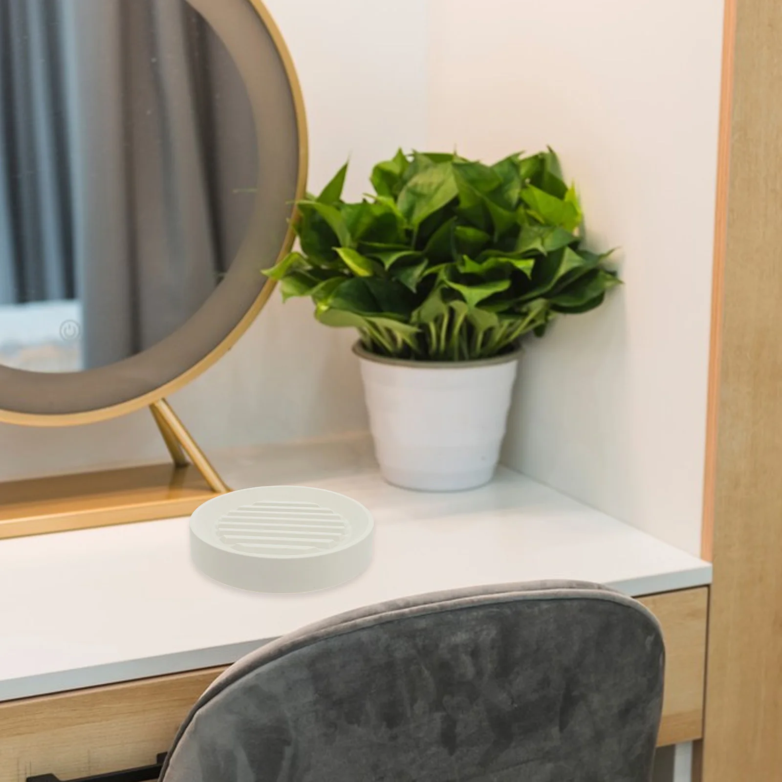 

Round Plant Roller Base Thickened Mobile Flowerpot Saucer Heavy Duty Plastic Tray Catch Water Bonsai Pot Tray 19.50x15.00x3.50cm