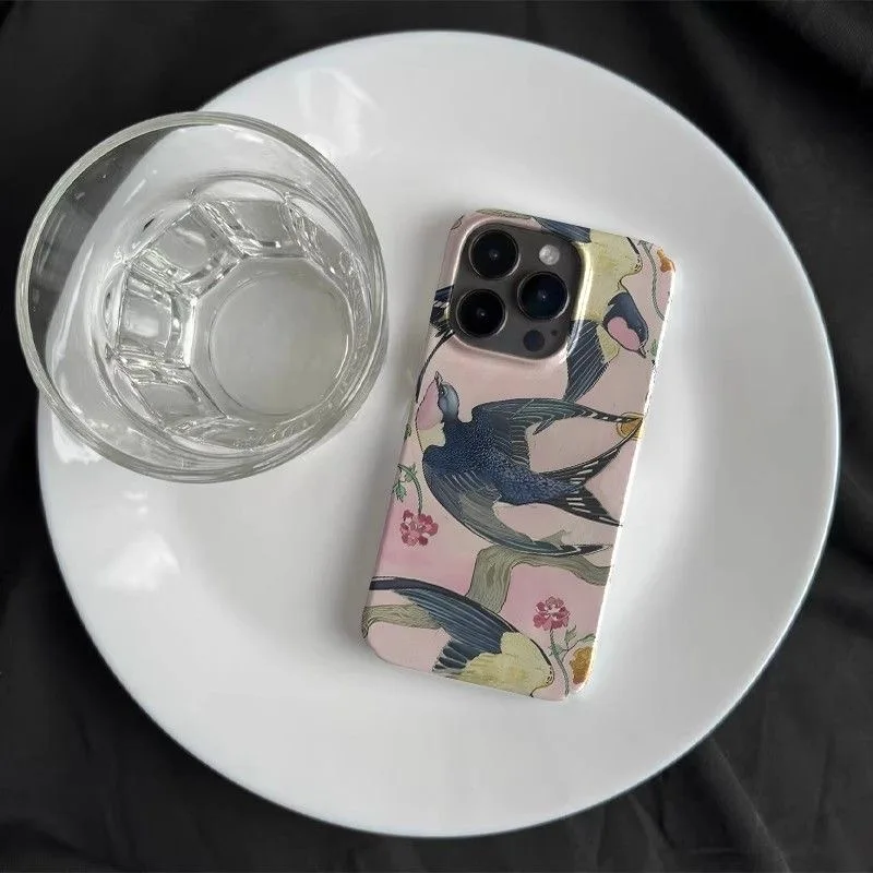 Funda de teléfono con diseño floral y golondrina de estilo chino tradicional para iPhone 16 15 14 11 12 13 Pro Max Plus contraportada