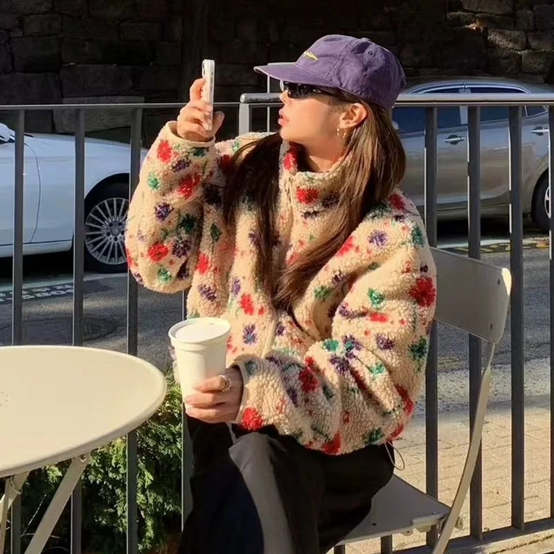 معطف نسائي شتوي أنيق من القطن Jaet فضفاض حلو مزين بالزهور من فرو الضأن وسحاب دافئ بياقة واقفة معطف طويل Sve بطول منتظم