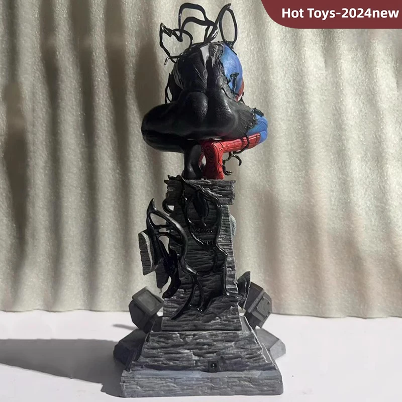 Hot In Stock Spider-Man And Venom Symbiote Gk Hand Office Can Light Up Design Super Cool Boy Toy Decoration Gift Choice