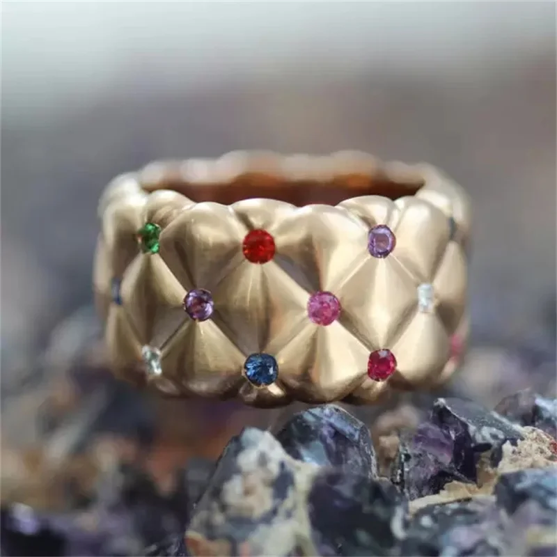 Wunderschöner Eingelegter Mehrfarbiger CZ Damenring Trendiger Goldfarbener Handgravierter Ring für Tägliches Tragen Partyschmuck Jubiläumsgeschenk