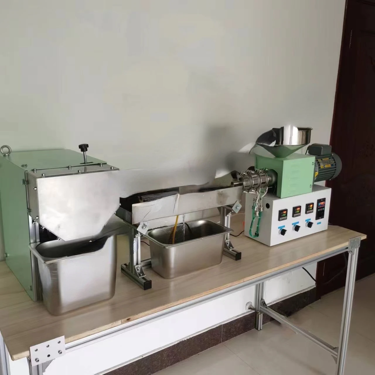 Ct30/15 Laboratory Mini Twin-Screw Extruder Plastic Dense Refining Granulator