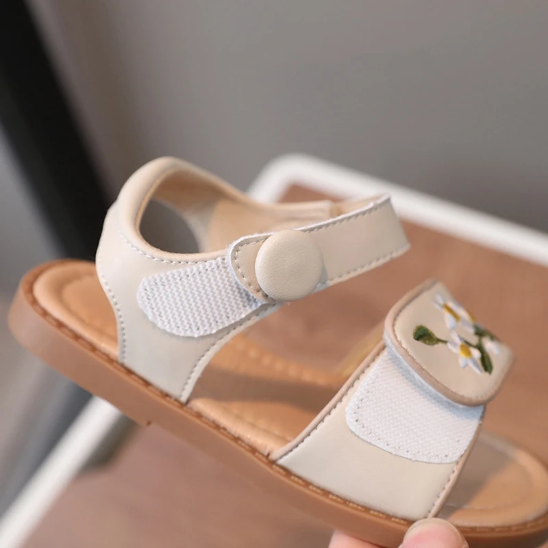 Summer Sandals for Girls Embroidery Flower Children's Fashion Sandals Outdoor Open Toes Baby Kids Beach Shoes