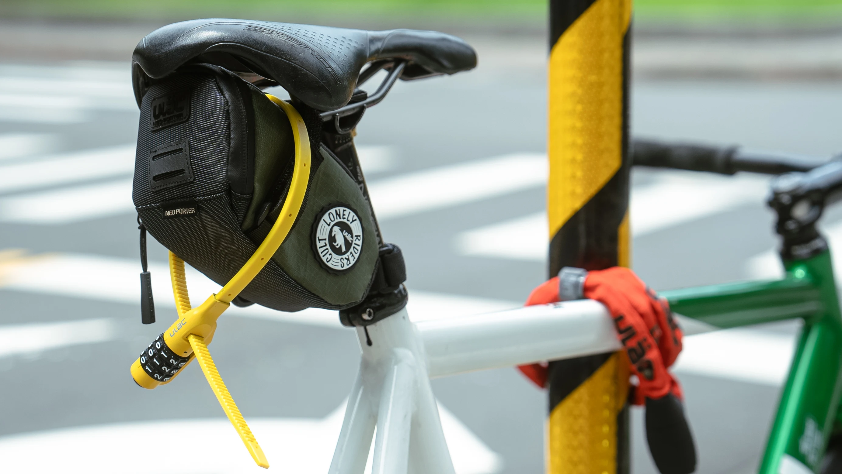 ULAC Radfahren Sitztasche 0,6/1/1,3 l mehrfarbige Fahrradsatteltasche wasserdichte MTB Rennrad Reparatur Werkzeuge Tasche Schwanz Pack Zubehör – Detail 25