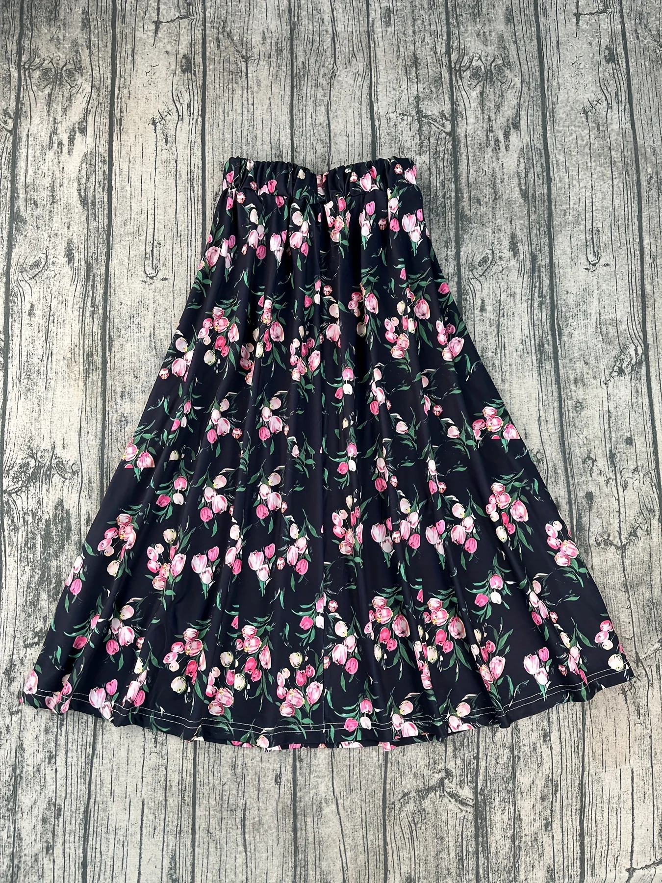 تنورة نسائية كبيرة الحجم أنيقة بطبعة زهور من Luxy Trio - مناسبة لجميع المواسم، تصميم طباعة كاملة، متوسطة التمدد، ملابس منزلية عصرية