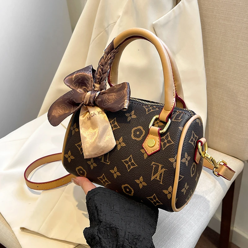 

Stylish Women's Leather Handbag Designer Crossbody Shoulder Bag Ladies Tote Purse Casual Daily Use Trendy