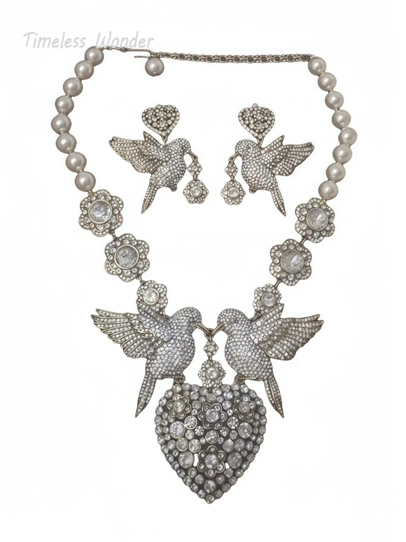 

Вневременное чудесное великолепное циркониевое массивное ожерелье в форме сердца с птицей, серьги на пуговицах, женский дизайнерский комплект ювелирных украшений, редкий топ 7524