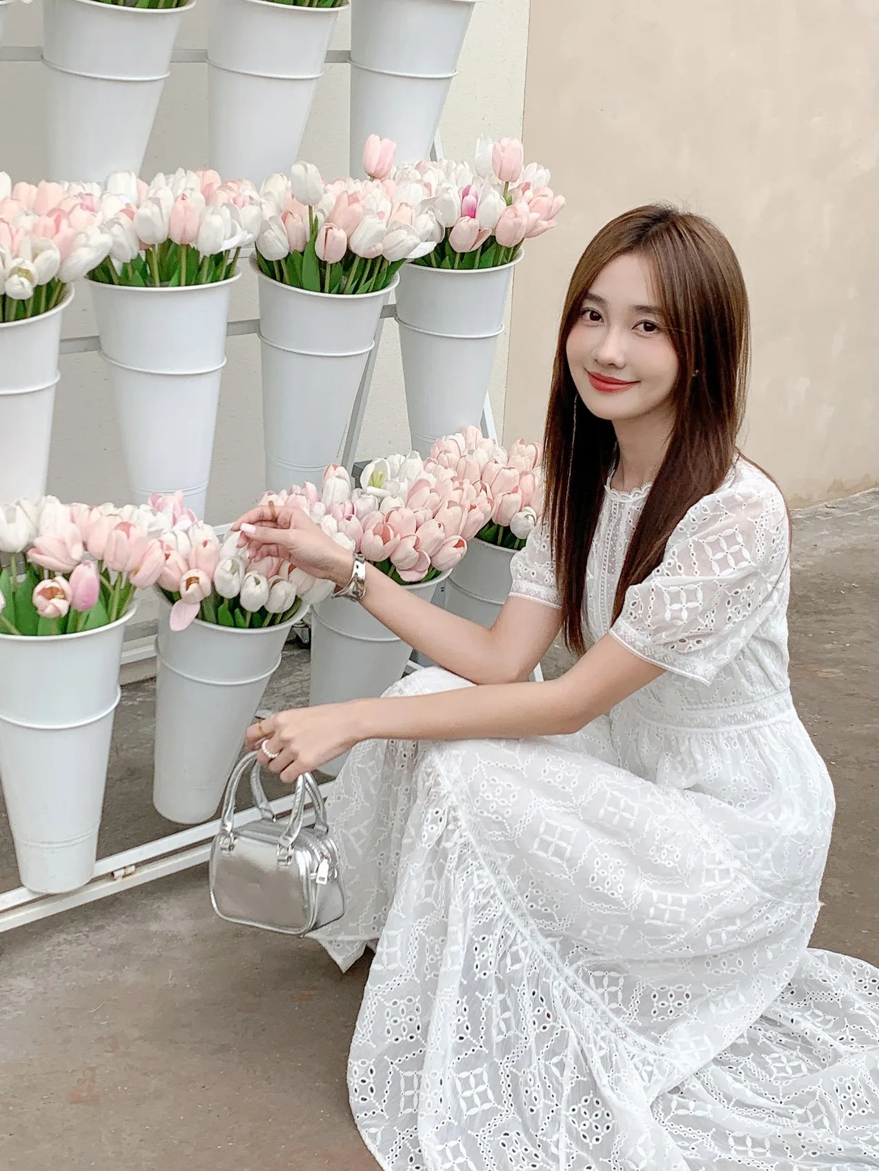 女性のための刺繍された白いドレス,柔らかい透かし彫り,ラウンドネック,フレンチスタイル,半袖,ウエスト,自由奔放に生きる,休暇,夏,2024