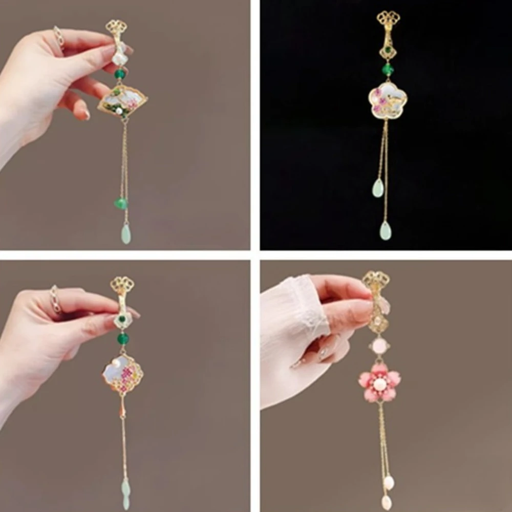 

Vintage Flower Tassel Brooches for Women Luxury Pearl Rhinestone Lapel Pin Accessory Decoration Exquisite Elegant Jewelry Gifts