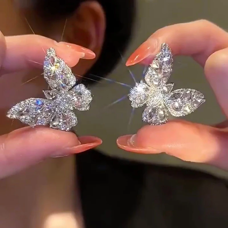 New Shiny Exquisite Zircon Butterfly Stud Earrings for Women 2023 Fashion Trend Elegant Temperament Ladies Wedding Party Jewelry