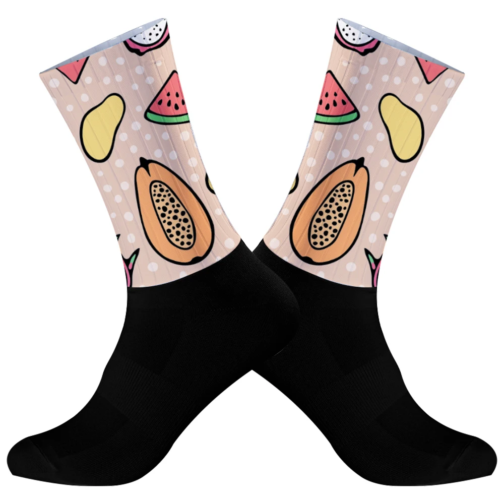 

2025 New Breathable quick drying cycling socks with high elasticity and a snug fit, providing a comfortable riding experience