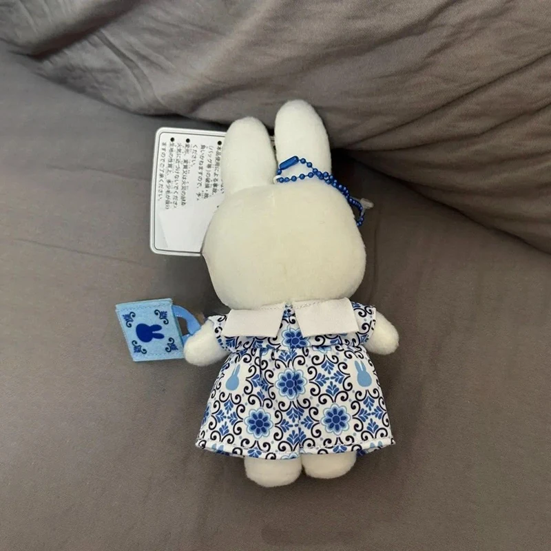Portachiavi in peluche Kawaii Miffy Cartone animato Dopamina Zaino Accessori Delft Serie blu Abito floreale Design Peluche Ciondolo regalo