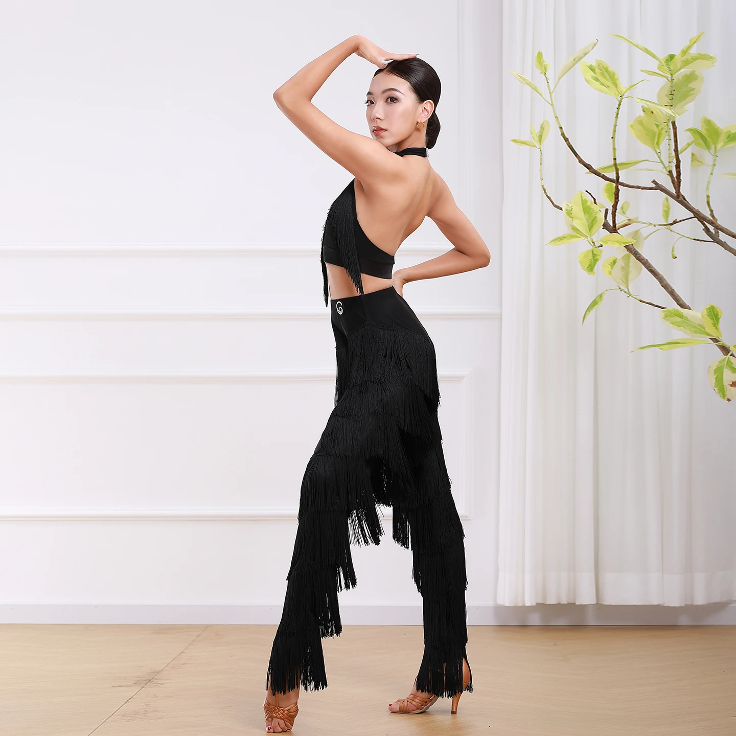 2025 Nieuwe Latin Dans Kostuum Volwassen Vrouwelijke multi-layer Kwastje Top + Broek 2 stks Cha cha Tango Praktijk Kostuums Prestaties kleding