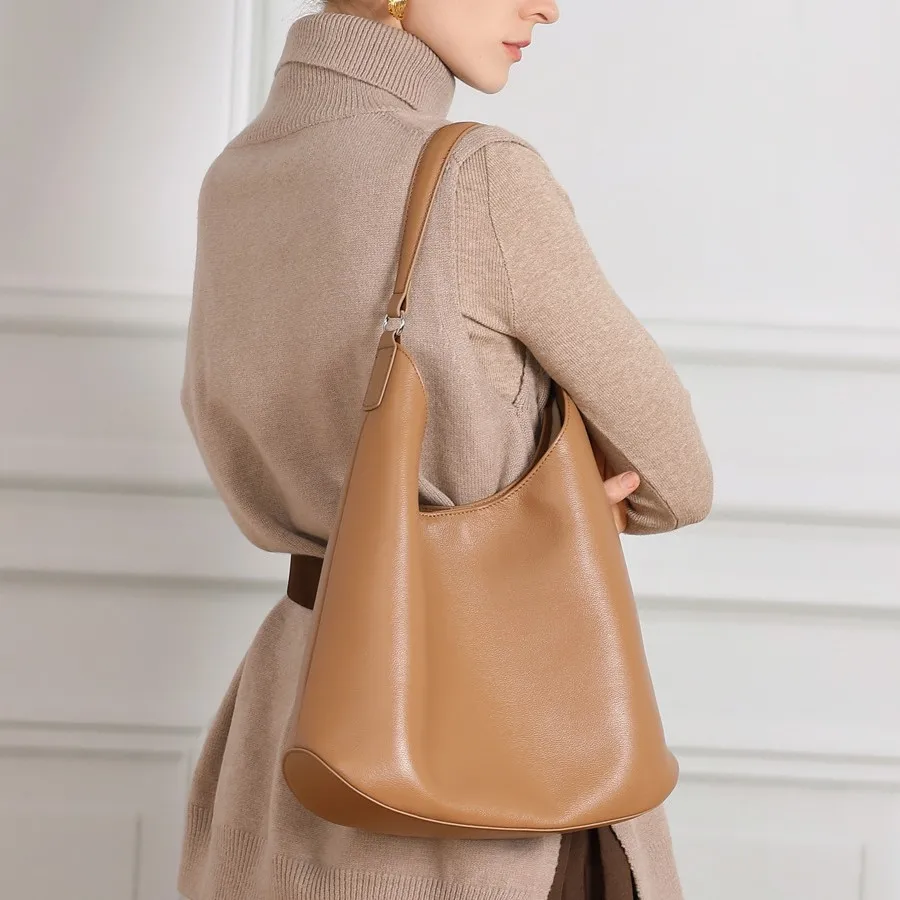 

Large Capacity Vegetable Tanned Leather Single Shoulder Tote Bag Simple Single Shoulder Bucket Bag Genuine Leather Underarm Bag